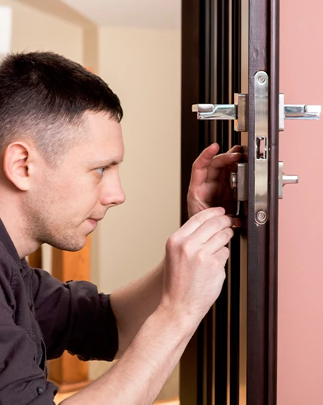 : Professional Locksmith For Commercial And Residential Locksmith Services in Golden Hills, CA