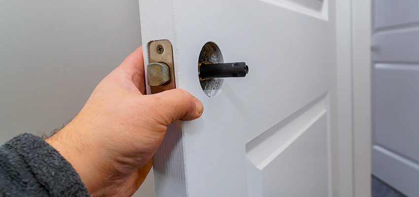 Nighttime Locksmith For Lock Repair in Golden Hills, CA