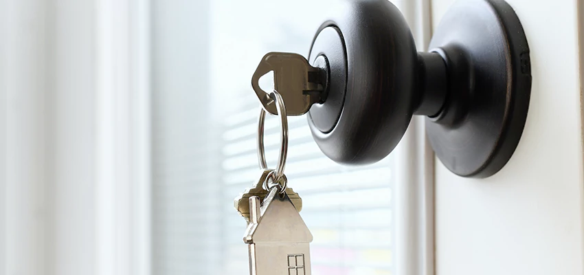 Bifold Door Knob Replacement in Golden Hills, California