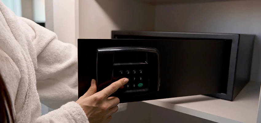 Safe Unlocking Service Company in Golden Hills, California