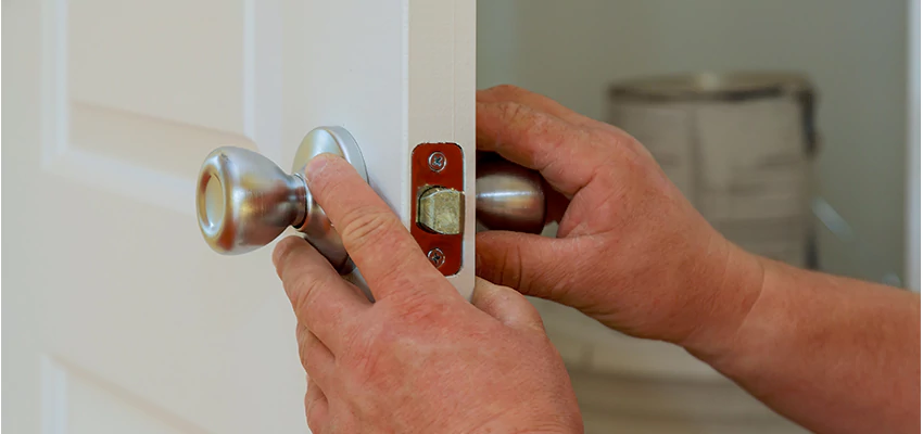AAA Locksmiths For lock Replacement in Golden Hills, California