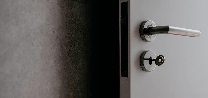 Front Door Handle Repair And Installation in Golden Hills, CA